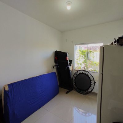 Casa Residencial com 74m², 3 quartos, 1 suíte, 2 garagens, no bairro Forquilhas em São José