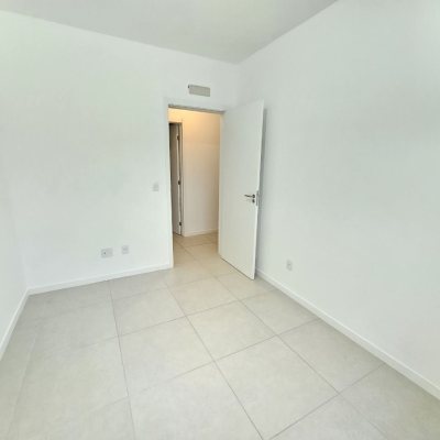 Apartamentos com 82m², 3 quartos, 1 suíte, 2 garagens, no bairro campeche em Florianópolis