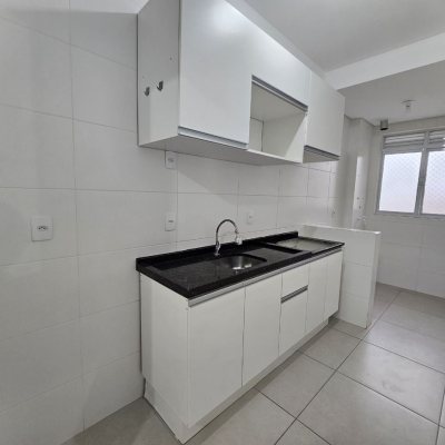 Apartamentos com 82m², 3 quartos, 1 suíte, 2 garagens, no bairro Campeche em Florianópolis