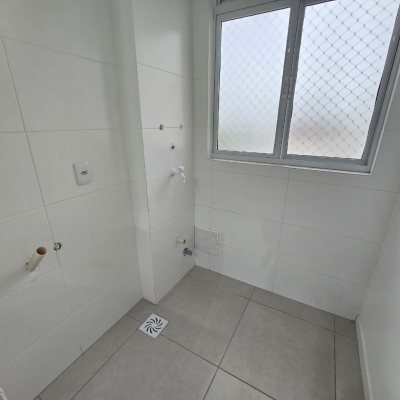 Apartamentos com 82m², 3 quartos, 1 suíte, 2 garagens, no bairro Campeche em Florianópolis