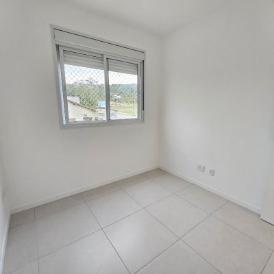 Apartamentos com 82m², 3 quartos, 1 suíte, 2 garagens, no bairro Campeche em Florianópolis
