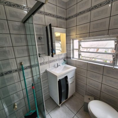 Casa Residencial com 105m², 5 quartos, no bairro Estreito em Florianópolis