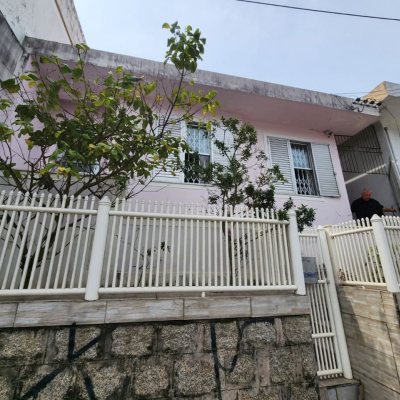 Casa Residencial com 105m², 5 quartos, no bairro Estreito em Florianópolis