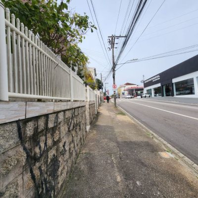 Casa Residencial com 105m², 5 quartos, no bairro Estreito em Florianópolis