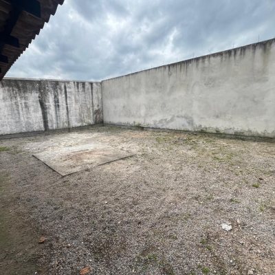 Casa Residencial com 64m², 2 quartos, 2 garagens, no bairro Forquilhas em São José