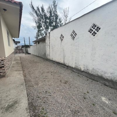 Casa Residencial com 64m², 2 quartos, 2 garagens, no bairro Forquilhas em São José