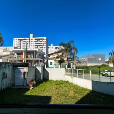 Apartamentos com 63m², 2 quartos, 1 suíte, 1 garagem, no bairro Pagani em Palhoça