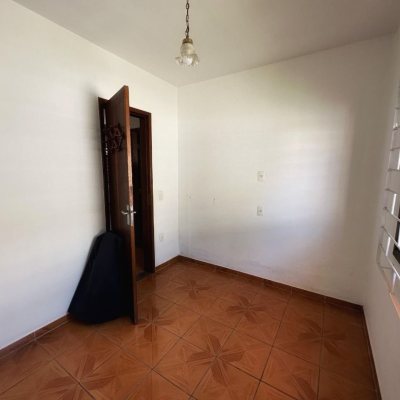 Casa Residencial com 131m², 4 quartos, 4 garagens, no bairro Aririu em Palhoça