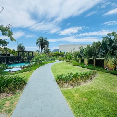 Cobertura com 294m², 3 quartos, 3 suítes, 2 garagens, no bairro Campeche em Florianópolis