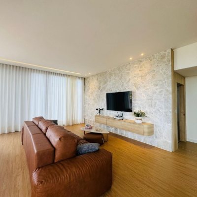 Cobertura com 294m², 3 quartos, 3 suítes, 2 garagens, no bairro Campeche em Florianópolis