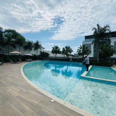 Cobertura com 294m², 3 quartos, 3 suítes, 2 garagens, no bairro Campeche em Florianópolis