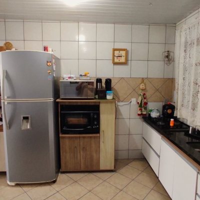 Casa Residencial com 188m², 4 quartos, 4 garagens, no bairro Forquilhas em São José