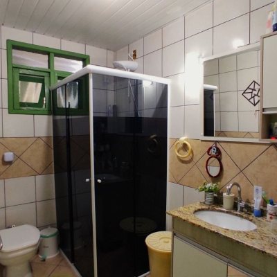 Casa Residencial com 188m², 4 quartos, 4 garagens, no bairro Forquilhas em São José