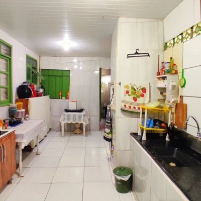 Casa Residencial com 188m², 4 quartos, 4 garagens, no bairro Forquilhas em São José