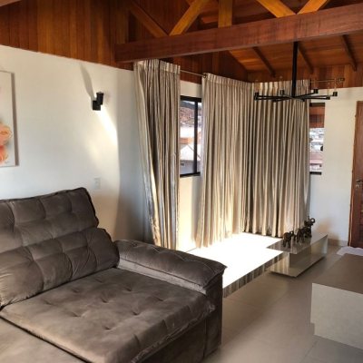 Casa Residencial/Comercial com 400m², 2 garagens, no bairro Bela Vista em Palhoça