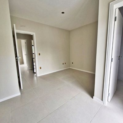 Apartamentos com 96m², 3 quartos, 1 suíte, 2 garagens, no bairro Forquilhas em São José