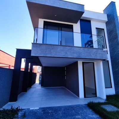 Casa Residencial com 172m², 3 quartos, 3 suítes, 2 garagens, no bairro Ingleses do Rio Vermelho em Florianópolis