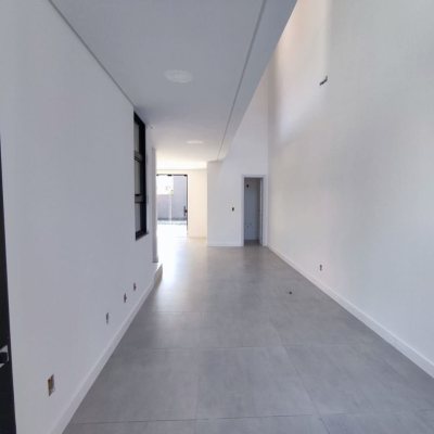 Casa Residencial com 172m², 3 quartos, 3 suítes, 2 garagens, no bairro Ingleses do Rio Vermelho em Florianópolis