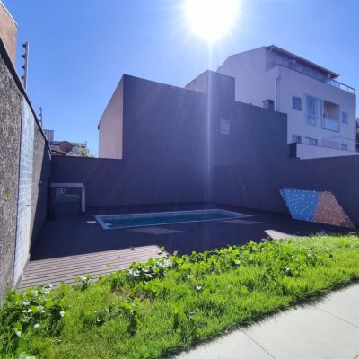 Casa Residencial com 172m², 3 quartos, 3 suítes, 2 garagens, no bairro Ingleses do Rio Vermelho em Florianópolis