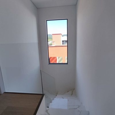 Casa Residencial com 172m², 3 quartos, 3 suítes, 2 garagens, no bairro Ingleses do Rio Vermelho em Florianópolis
