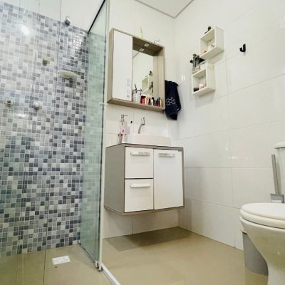 Cobertura com 180m², 3 quartos, 2 suítes, 2 garagens, no bairro Ingleses do Rio Vermelho em Florianópolis