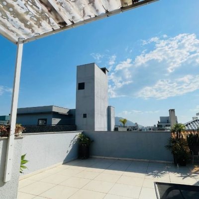 Cobertura com 180m², 3 quartos, 2 suítes, 2 garagens, no bairro Ingleses do Rio Vermelho em Florianópolis