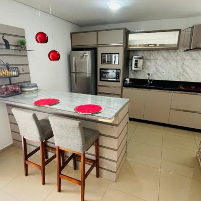 Cobertura com 180m², 3 quartos, 2 suítes, 2 garagens, no bairro Ingleses do Rio Vermelho em Florianópolis