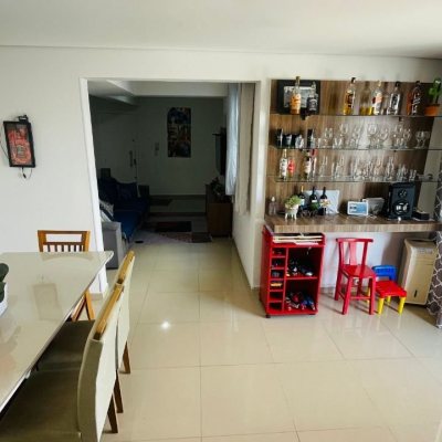 Cobertura com 180m², 3 quartos, 2 suítes, 2 garagens, no bairro Ingleses do Rio Vermelho em Florianópolis