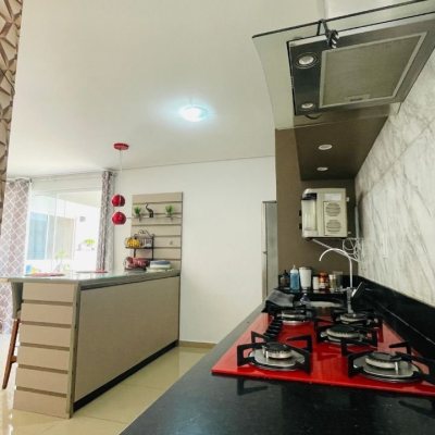 Cobertura com 180m², 3 quartos, 2 suítes, 2 garagens, no bairro Ingleses do Rio Vermelho em Florianópolis