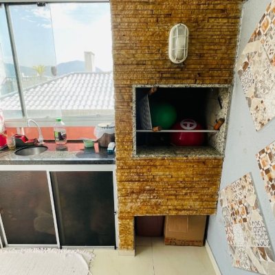 Cobertura com 180m², 3 quartos, 2 suítes, 2 garagens, no bairro Ingleses do Rio Vermelho em Florianópolis