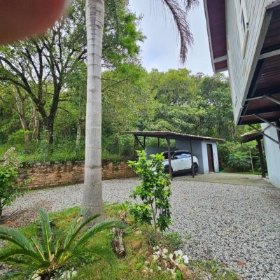Casa Residencial com 194m², 3 quartos, 2 suítes, 4 garagens, no bairro Cachoeira Do Bom Jesus em Florianópolis