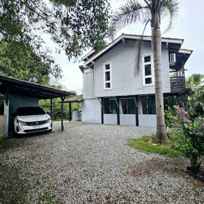 Casa Residencial com 194m², 3 quartos, 2 suítes, 4 garagens, no bairro Cachoeira Do Bom Jesus em Florianópolis