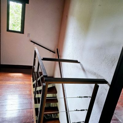 Casa Residencial com 194m², 3 quartos, 2 suítes, 4 garagens, no bairro Cachoeira Do Bom Jesus em Florianópolis