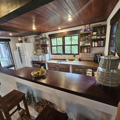 Casa Residencial com 194m², 3 quartos, 2 suítes, 4 garagens, no bairro Cachoeira Do Bom Jesus em Florianópolis