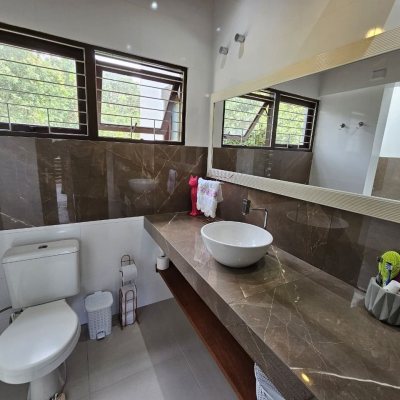 Casa Residencial com 194m², 3 quartos, 2 suítes, 4 garagens, no bairro Cachoeira Do Bom Jesus em Florianópolis