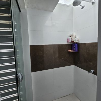 Casa Residencial com 194m², 3 quartos, 2 suítes, 4 garagens, no bairro Cachoeira Do Bom Jesus em Florianópolis