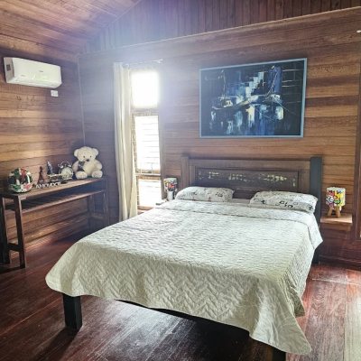 Casa Residencial com 194m², 3 quartos, 2 suítes, 4 garagens, no bairro Cachoeira Do Bom Jesus em Florianópolis