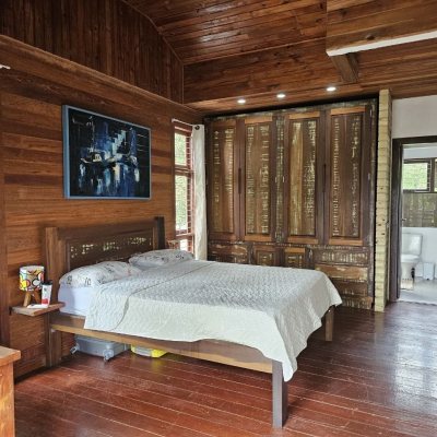 Casa Residencial com 194m², 3 quartos, 2 suítes, 4 garagens, no bairro Cachoeira Do Bom Jesus em Florianópolis