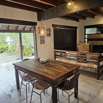 Casa Residencial com 194m², 3 quartos, 2 suítes, 4 garagens, no bairro Cachoeira Do Bom Jesus em Florianópolis