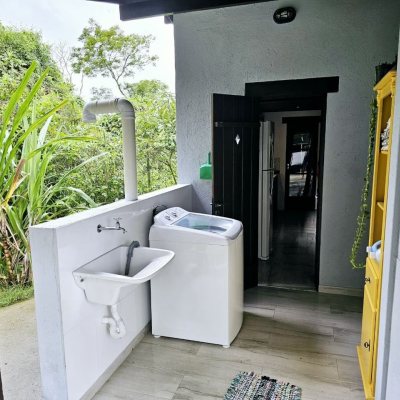 Casa Residencial com 194m², 3 quartos, 2 suítes, 4 garagens, no bairro Cachoeira Do Bom Jesus em Florianópolis