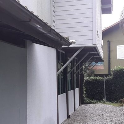 Casa Residencial com 194m², 3 quartos, 2 suítes, 4 garagens, no bairro Cachoeira Do Bom Jesus em Florianópolis