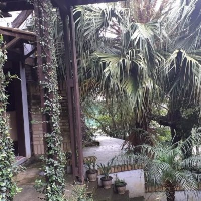 Casa Residencial com 194m², 3 quartos, 2 suítes, 4 garagens, no bairro Cachoeira Do Bom Jesus em Florianópolis