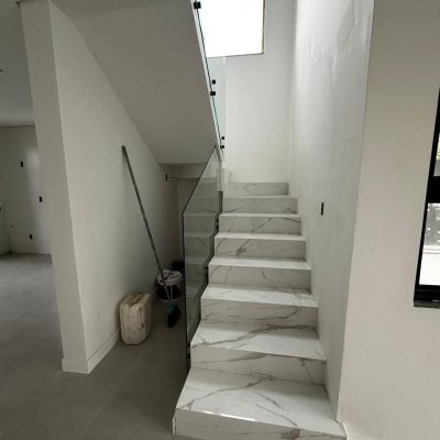 Casa Residencial com 172m², 3 quartos, 3 suítes, 2 garagens, no bairro Ingleses do Rio Vermelho em Florianópolis