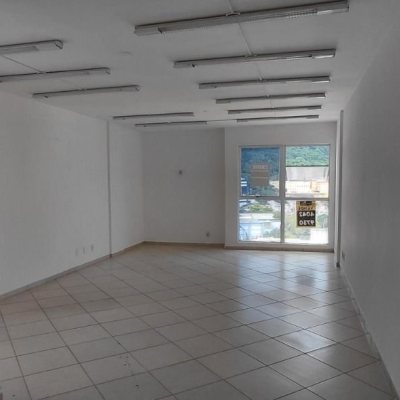Sala com 47m², no bairro Centro em Florianópolis