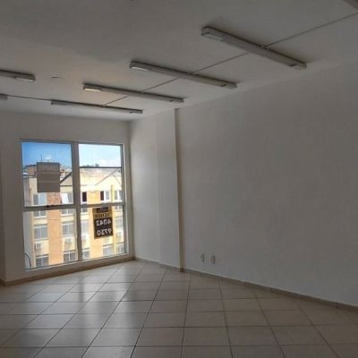 Sala com 47m², no bairro Centro em Florianópolis