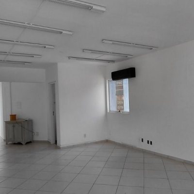 Sala com 47m², no bairro Centro em Florianópolis