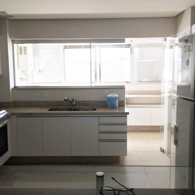 Apartamentos com 290m², 4 quartos, 4 suítes, 2 garagens, no bairro Centro em Florianópolis
