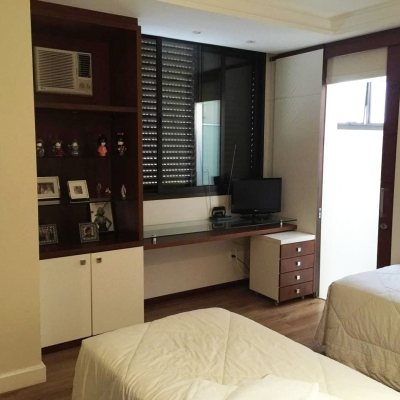 Apartamentos com 290m², 4 quartos, 4 suítes, 2 garagens, no bairro Centro em Florianópolis