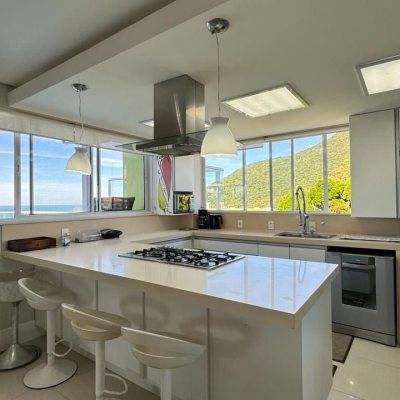 Cobertura com 406m², 4 quartos, 4 suítes, 5 garagens, no bairro Ingleses do Rio Vermelho em Florianópolis