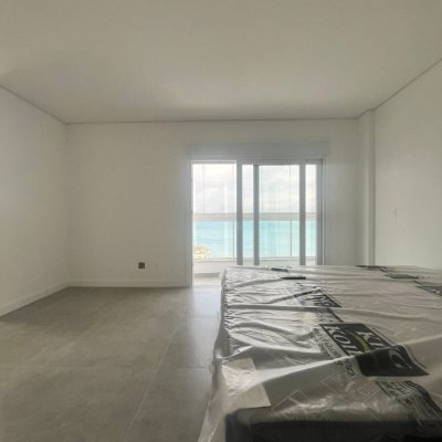 Apartamentos com 180m², 3 quartos, 3 suítes, 3 garagens, no bairro Ingleses do Rio Vermelho em Florianópolis